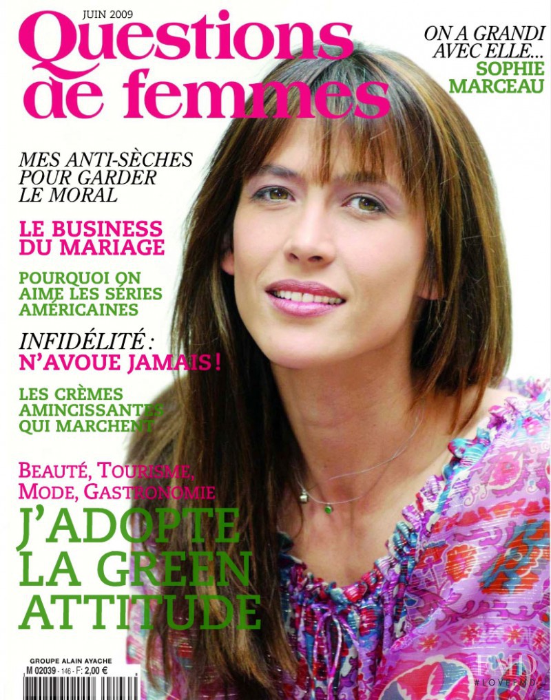 Sophie Marceau featured on the Questions de femmes cover from June 2009
