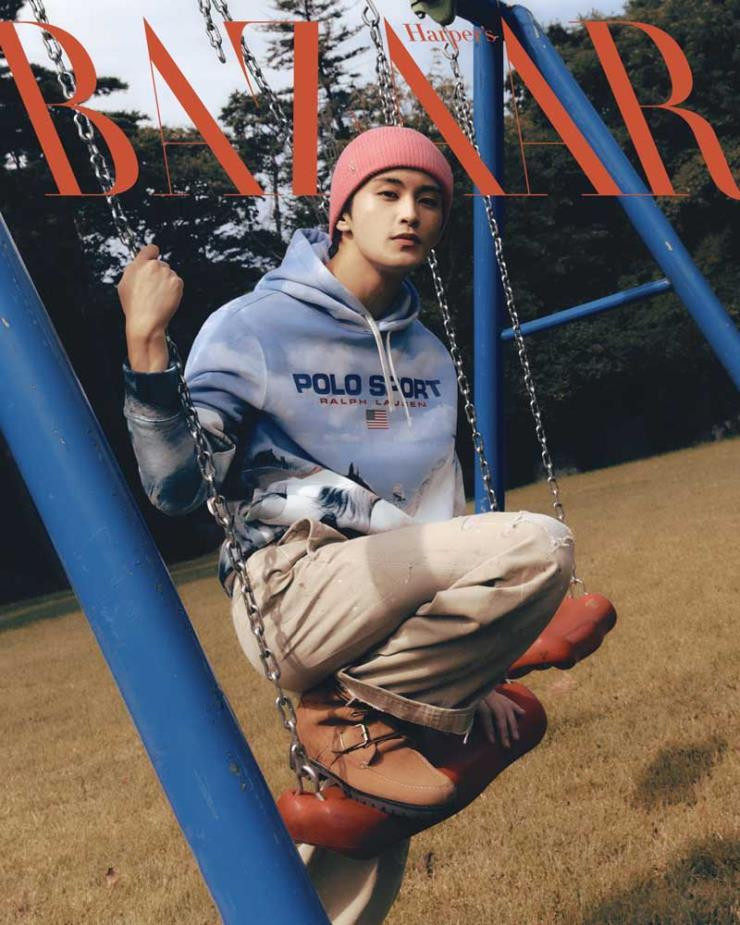  featured on the Harper\'s Bazaar Korea cover from November 2022