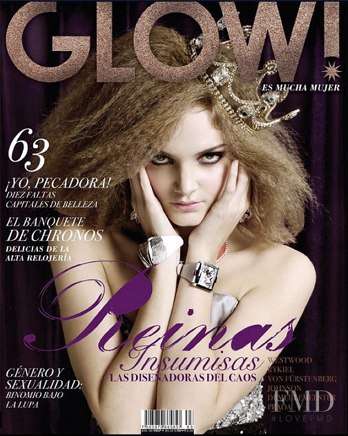 Sofia Monaco featured on the Glow! Mexico cover from March 2011