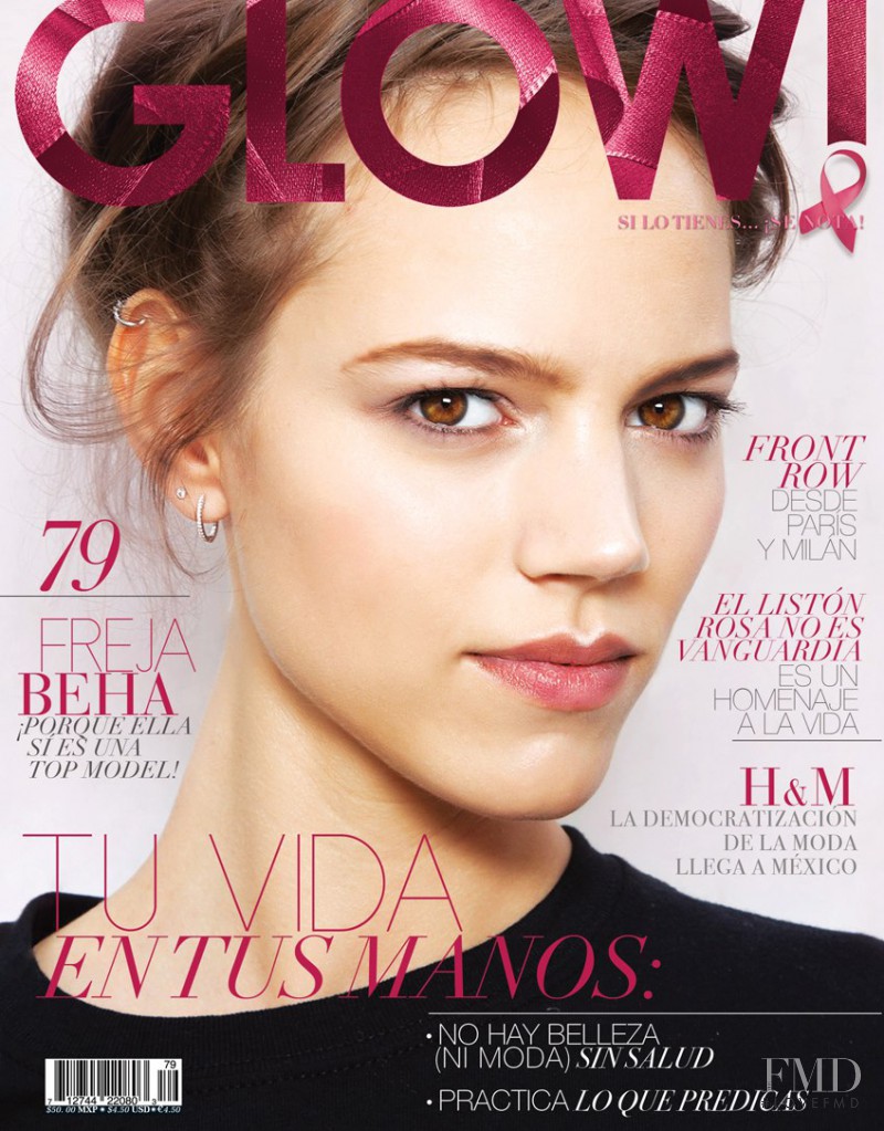 Freja Beha Erichsen featured on the Glow! Mexico cover from October 2012