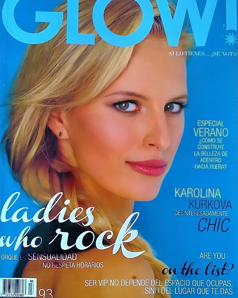 Karolina Kurkova featured on the Glow! Mexico cover from September 2014