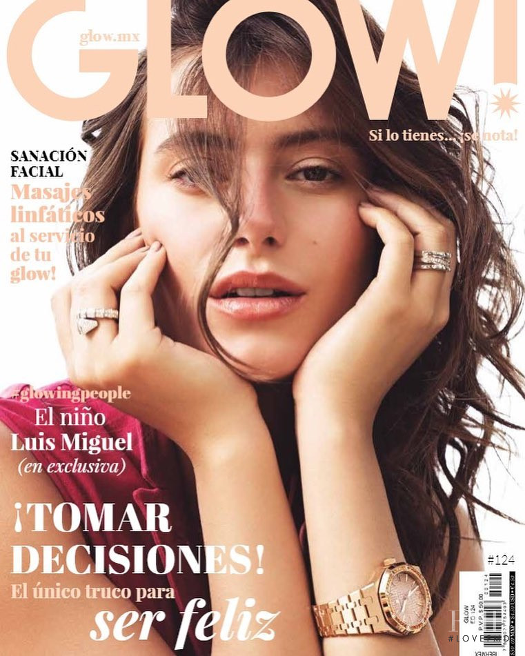 Alejandra Guilmant featured on the Glow! Mexico cover from May 2018