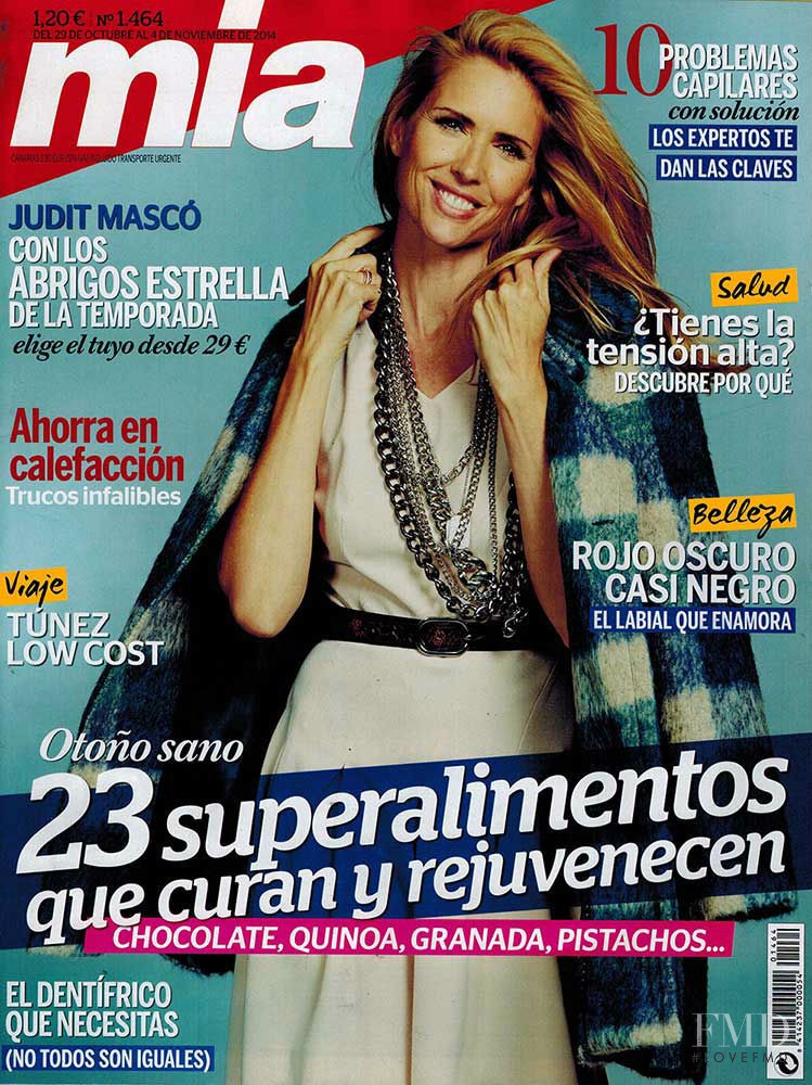 Judit Masco featured on the Mia cover from October 2014