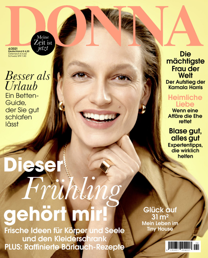 Smith Vanders featured on the Donna Germany cover from April 2021