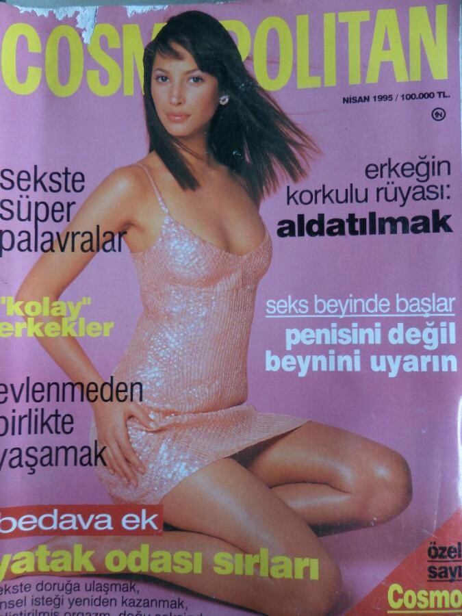 Christy Turlington featured on the Cosmopolitan Turkey cover from April 1995