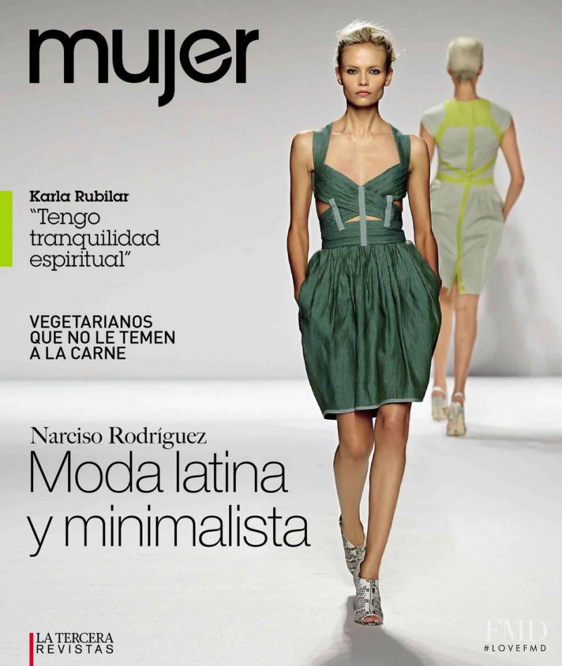 Natasha Poly featured on the Mujer cover from October 2009