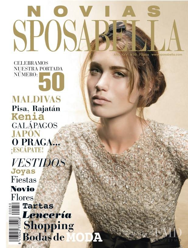 Ana Miranda featured on the Sposabella Novias cover from November 2013