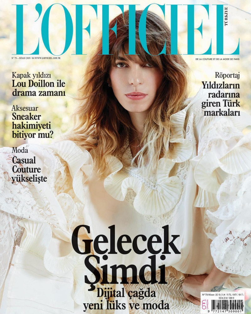  featured on the L\'Officiel Turkey cover from April 2019