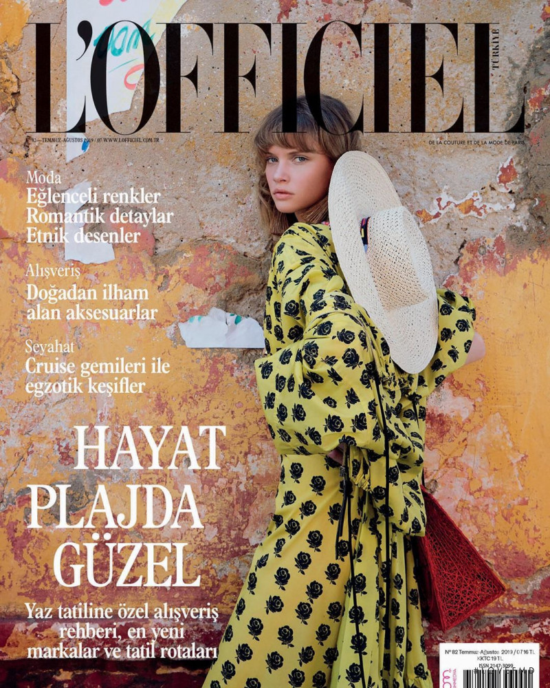  featured on the L\'Officiel Turkey cover from July 2019