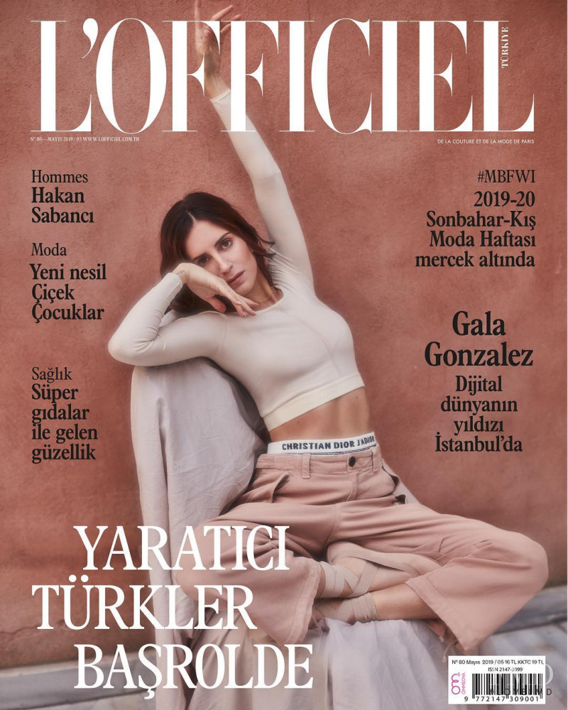  featured on the L\'Officiel Turkey cover from May 2019