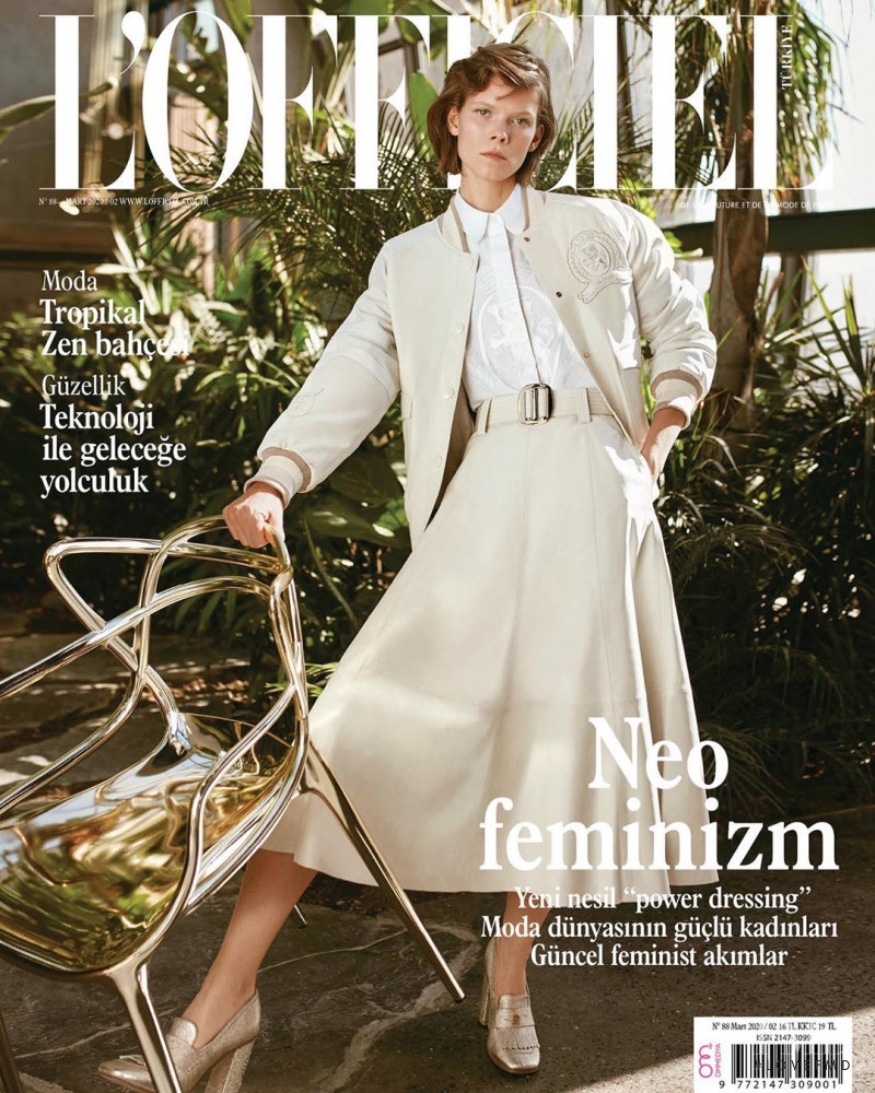  featured on the L\'Officiel Turkey cover from March 2020