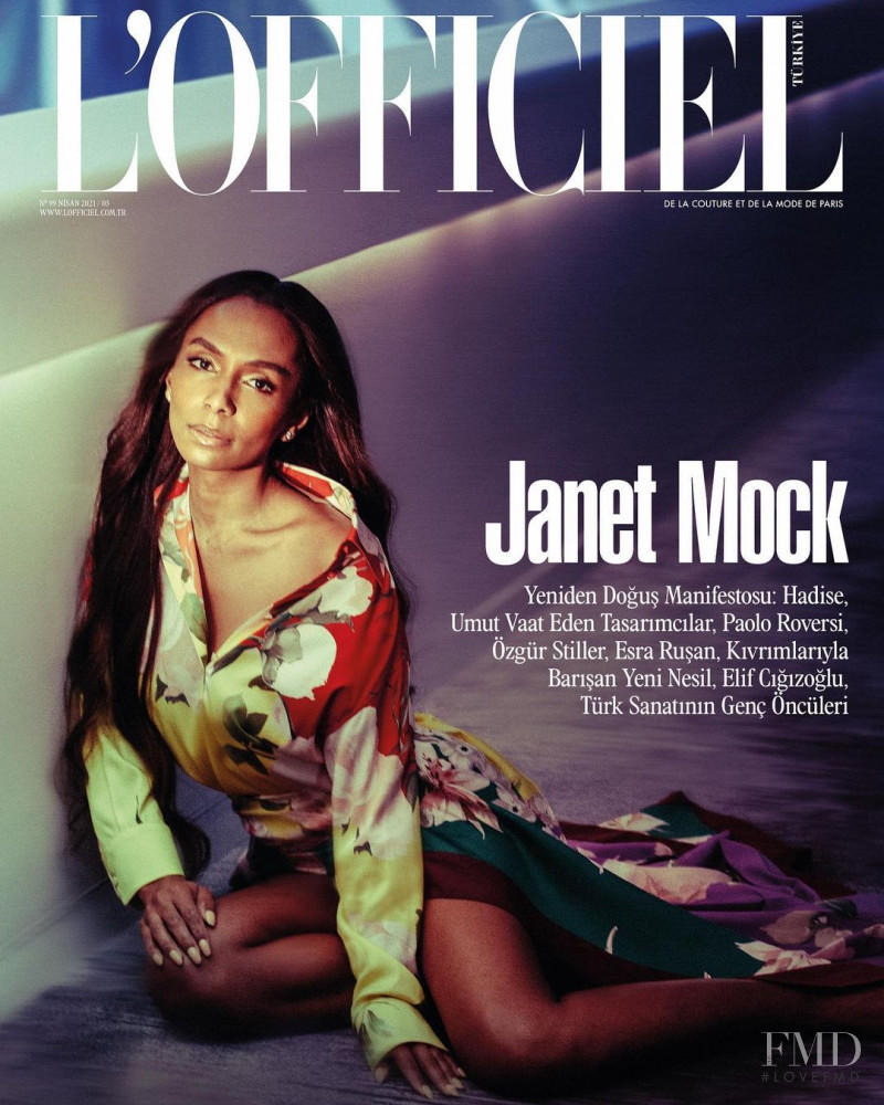  featured on the L\'Officiel Turkey cover from March 2021
