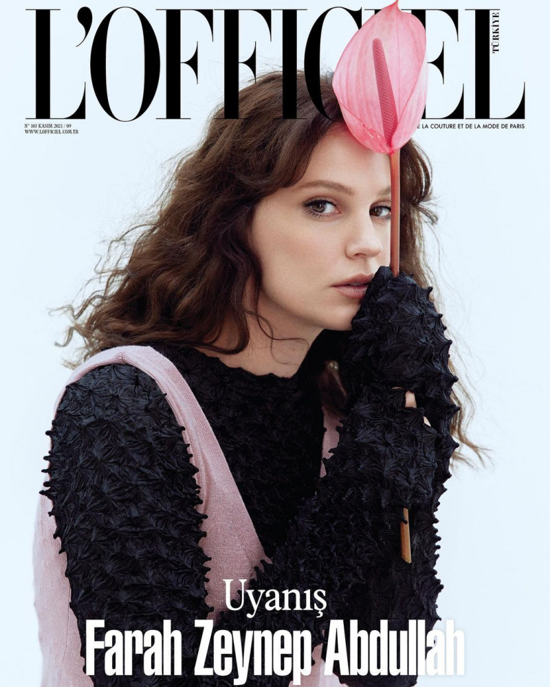 Farah Zeynep Abdullah featured on the L\'Officiel Turkey cover from November 2021