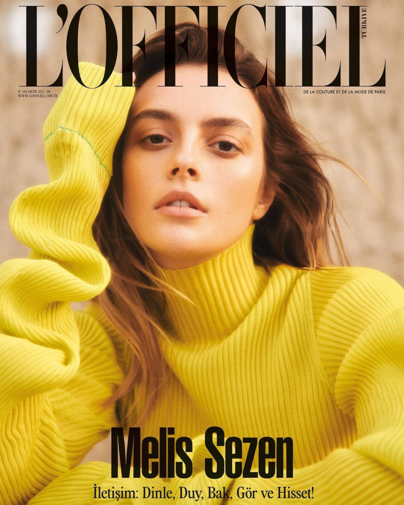 Melis Sezen featured on the L\'Officiel Turkey cover from October 2021
