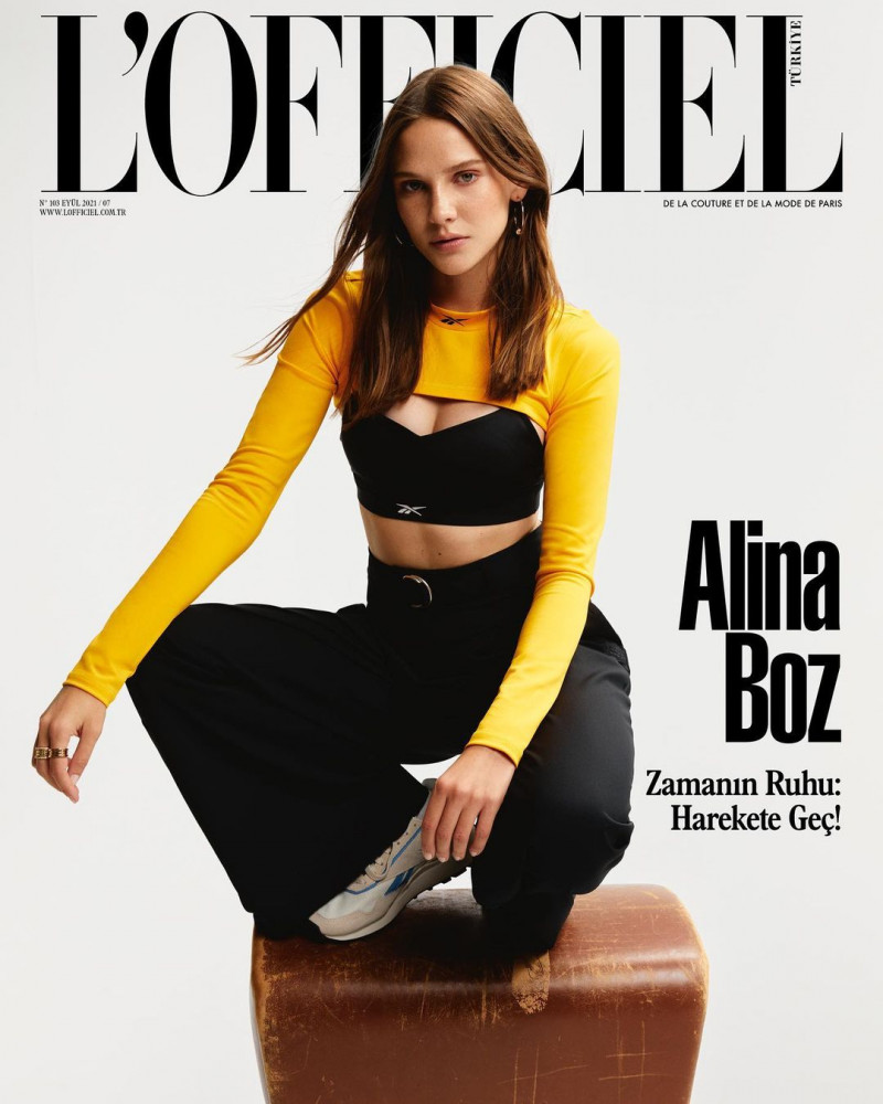 Alina Boz featured on the L\'Officiel Turkey cover from September 2021