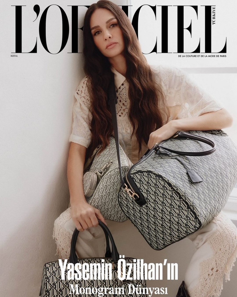 Yasemin Ozilhan featured on the L\'Officiel Turkey cover from April 2022