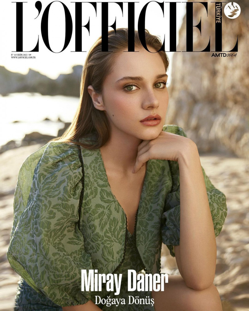 Miray Daner featured on the L\'Officiel Turkey cover from October 2022