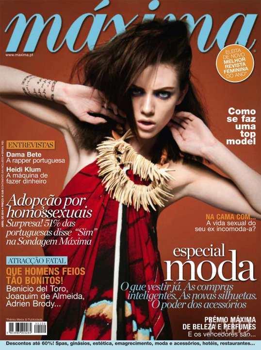 Rebecca Fleetwood featured on the Máxima Portugal cover from April 2010