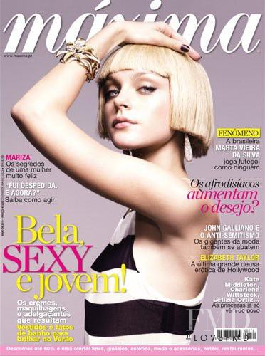 Jessica Stam featured on the Máxima Portugal cover from May 2011