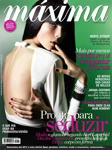 Edie Campbell featured on the Máxima Portugal cover from February 2012