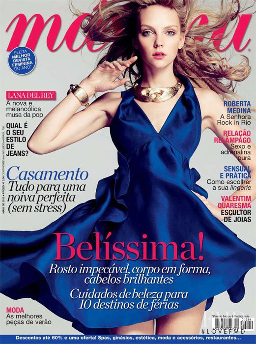 Heather Marks featured on the Máxima Portugal cover from May 2012