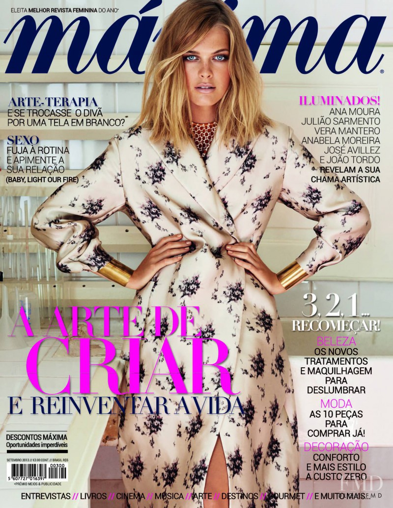 Michaela Hlavackova featured on the Máxima Portugal cover from September 2013