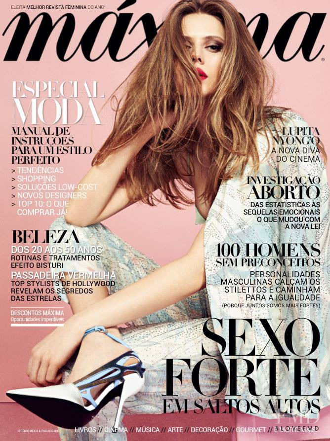 Sasha Gachulincova featured on the Máxima Portugal cover from March 2014