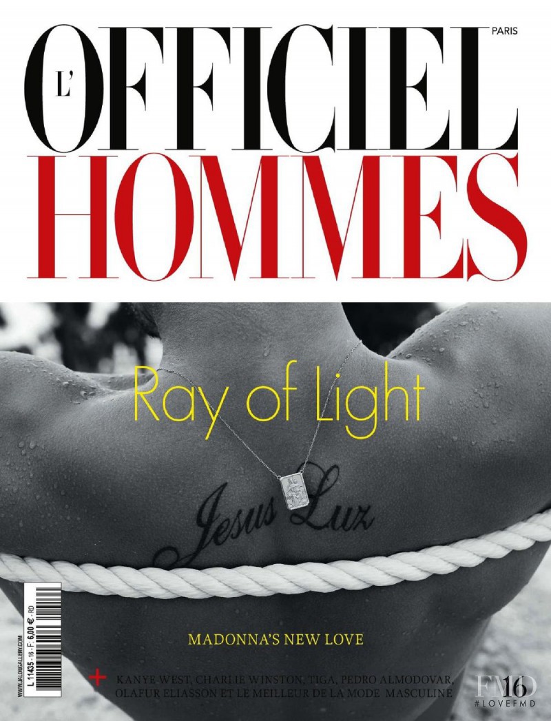  featured on the L\'Officiel Hommes Paris cover from June 2009