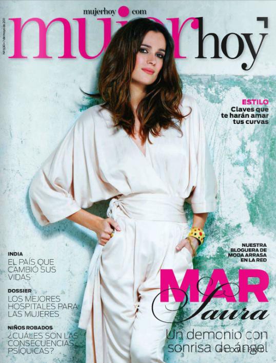 Mar Saura featured on the Mujer Hoy cover from May 2011
