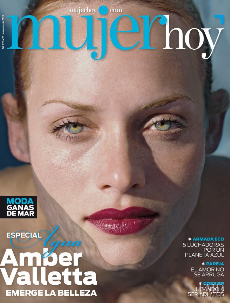 Amber Valletta featured on the Mujer Hoy cover from March 2013