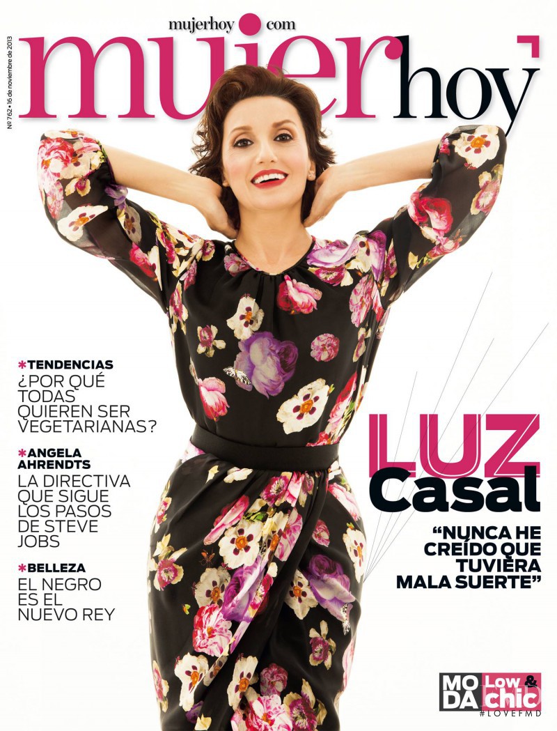 Luz Casal featured on the Mujer Hoy cover from November 2013