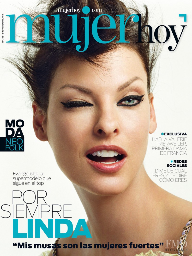 Linda Evangelista featured on the Mujer Hoy cover from October 2013