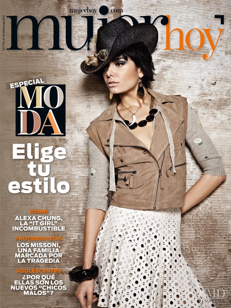  featured on the Mujer Hoy cover from February 2014