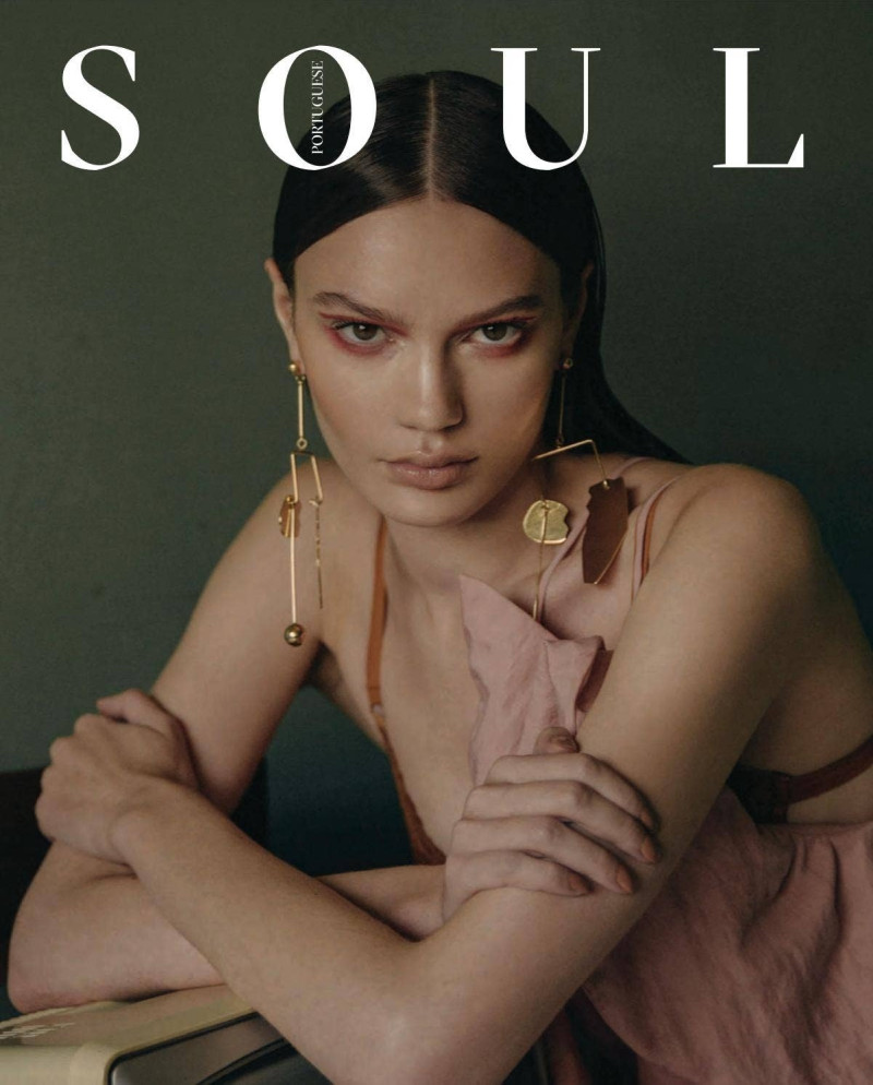Ekaterina Kutsareva featured on the Portuguese Soul cover from February 2018