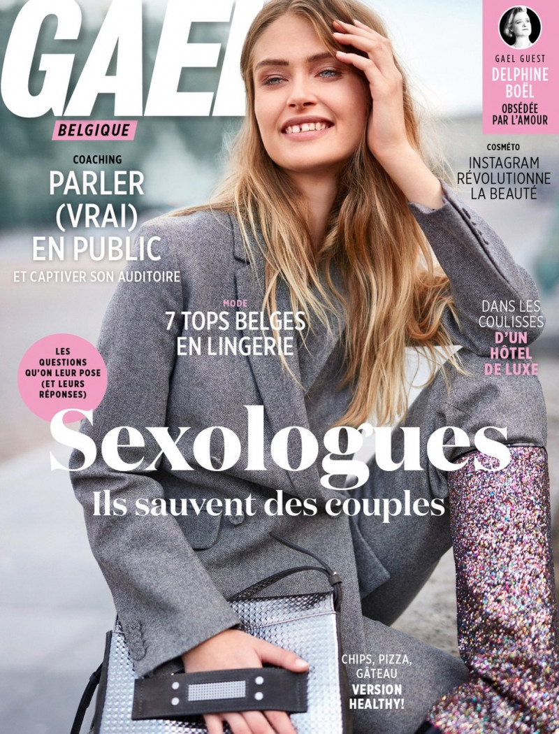 Justine Geneau featured on the Gael cover from November 2017