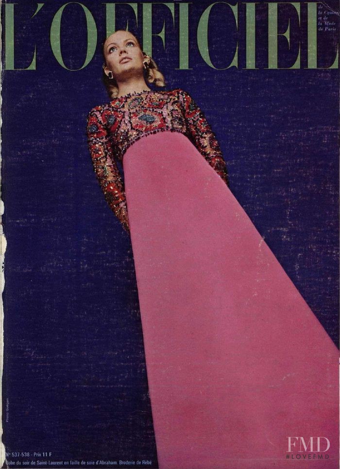  featured on the L\'Officiel France cover from December 1966