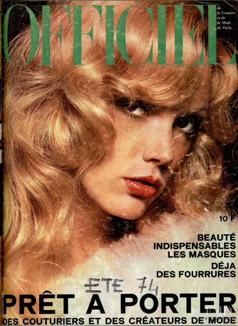  featured on the L\'Officiel France cover from October 1974