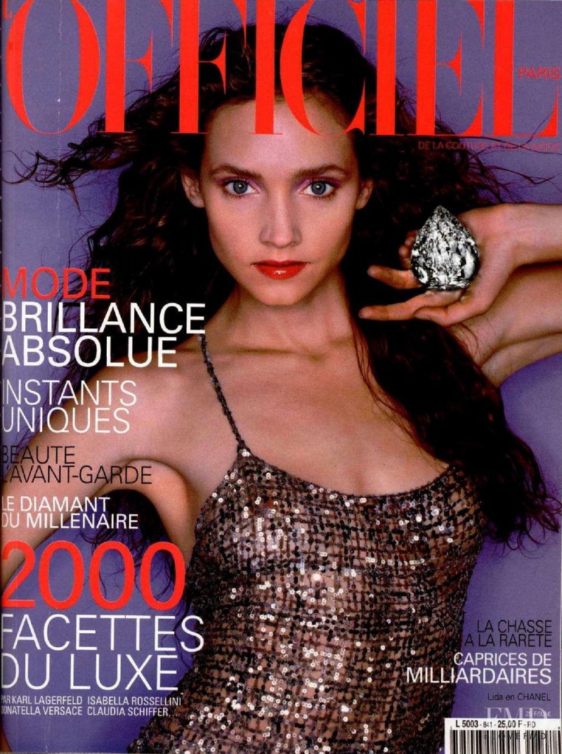  featured on the L\'Officiel France cover from December 1999