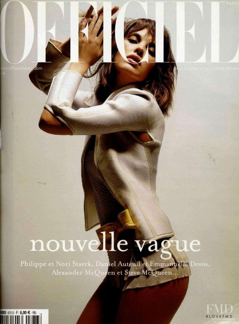  featured on the L\'Officiel France cover from March 2003