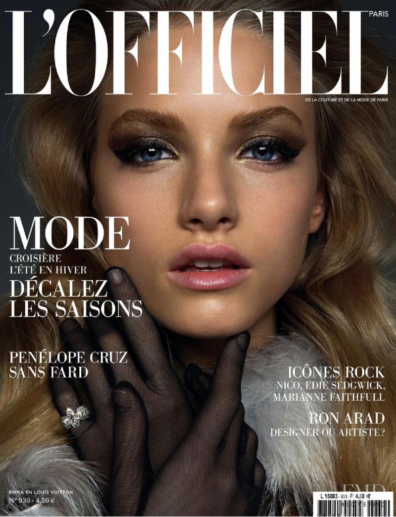  featured on the L\'Officiel France cover from November 2008