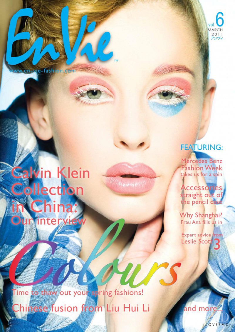  featured on the En Vie cover from March 2011