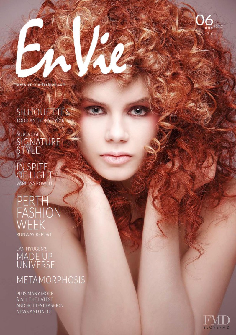 Nienke Stadig featured on the En Vie cover from June 2012