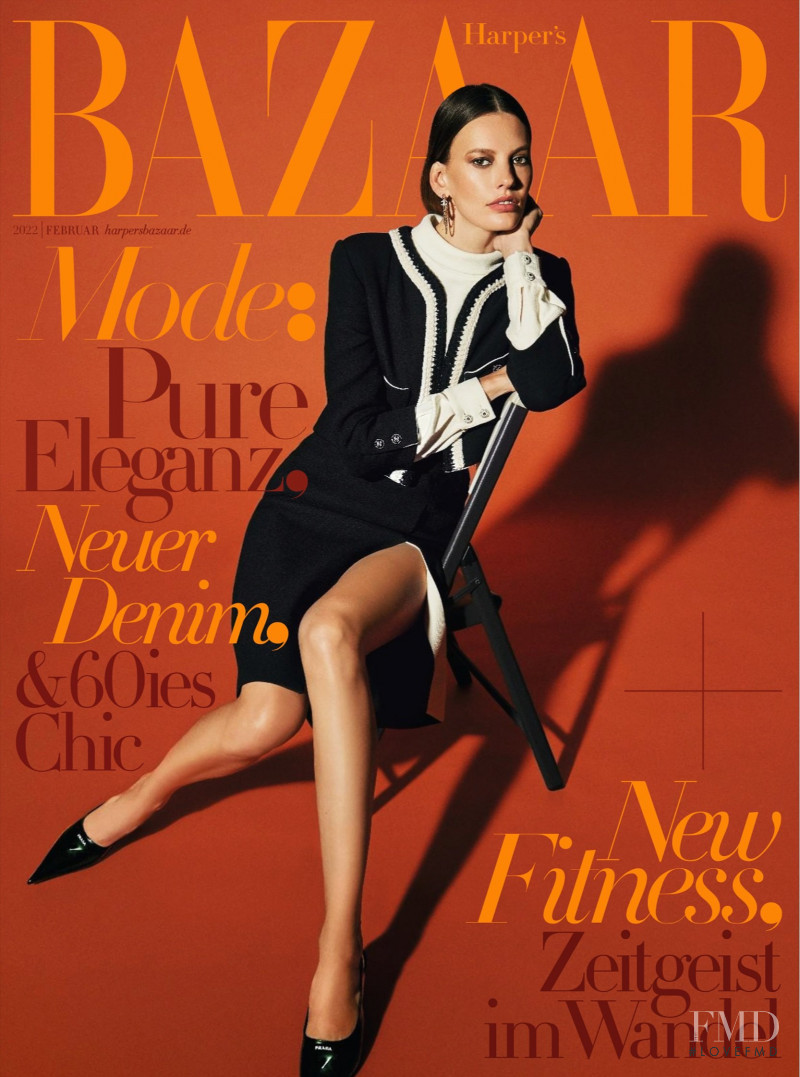 Amanda Murphy featured on the Harper\'s Bazaar Germany cover from February 2022