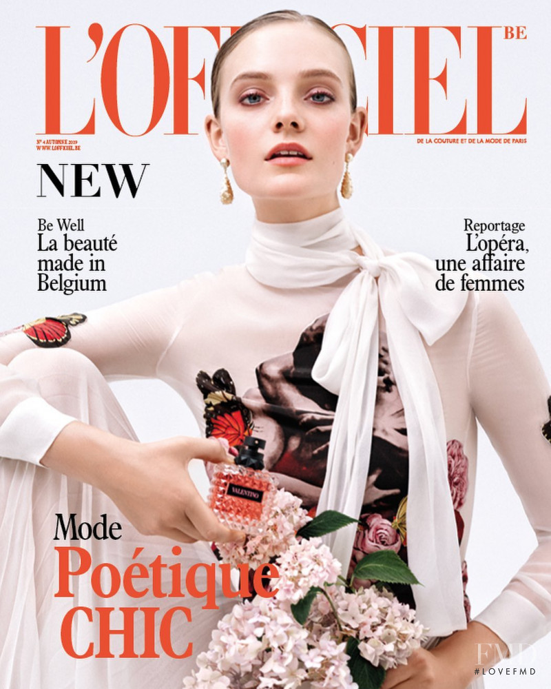 Nimuë Smit featured on the L\'Officiel Belgium cover from October 2019