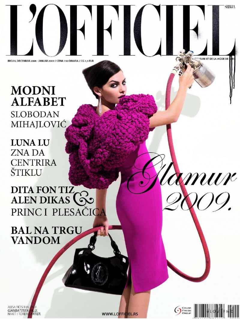  featured on the L\'Officiel Serbia cover from December 2008