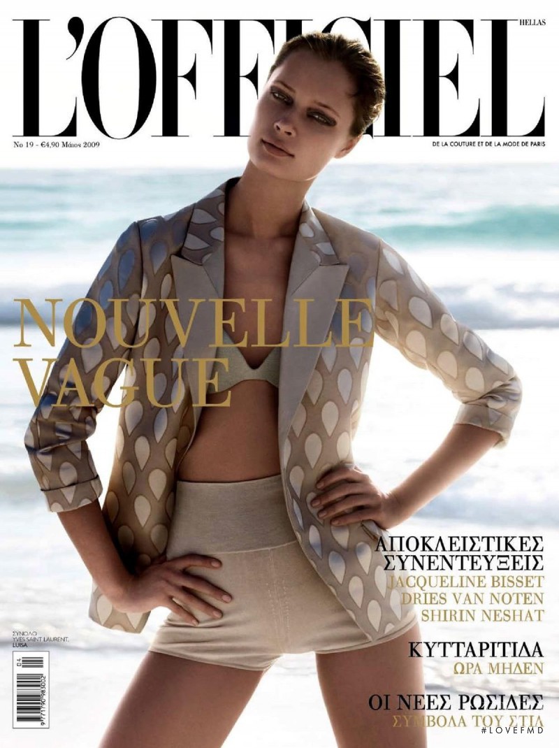  featured on the L\'Officiel Greece cover from May 2009