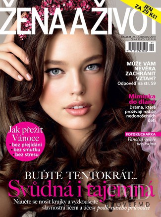 Emily DiDonato featured on the Zena a zivot cover from November 2010