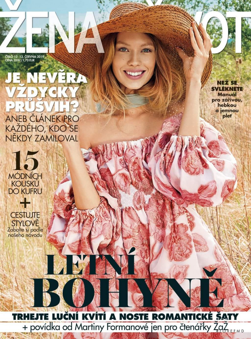  featured on the Zena a zivot cover from June 2019