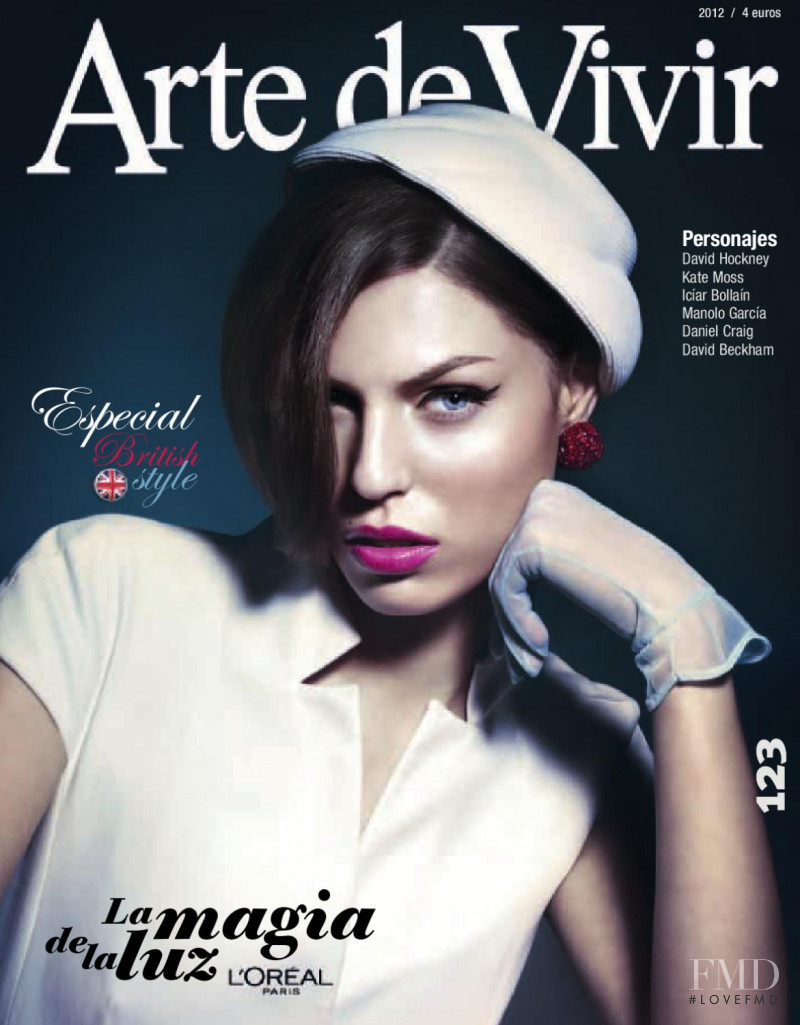 Viktorija Bojarskaja featured on the Arte de Vivir cover from March 2012