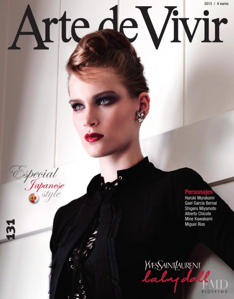 Nele Kenzler featured on the Arte de Vivir cover from November 2013